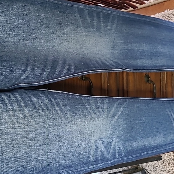 Joe's Jeans The Asher in Westferry wash. Size 31 - Picture 9 of 12